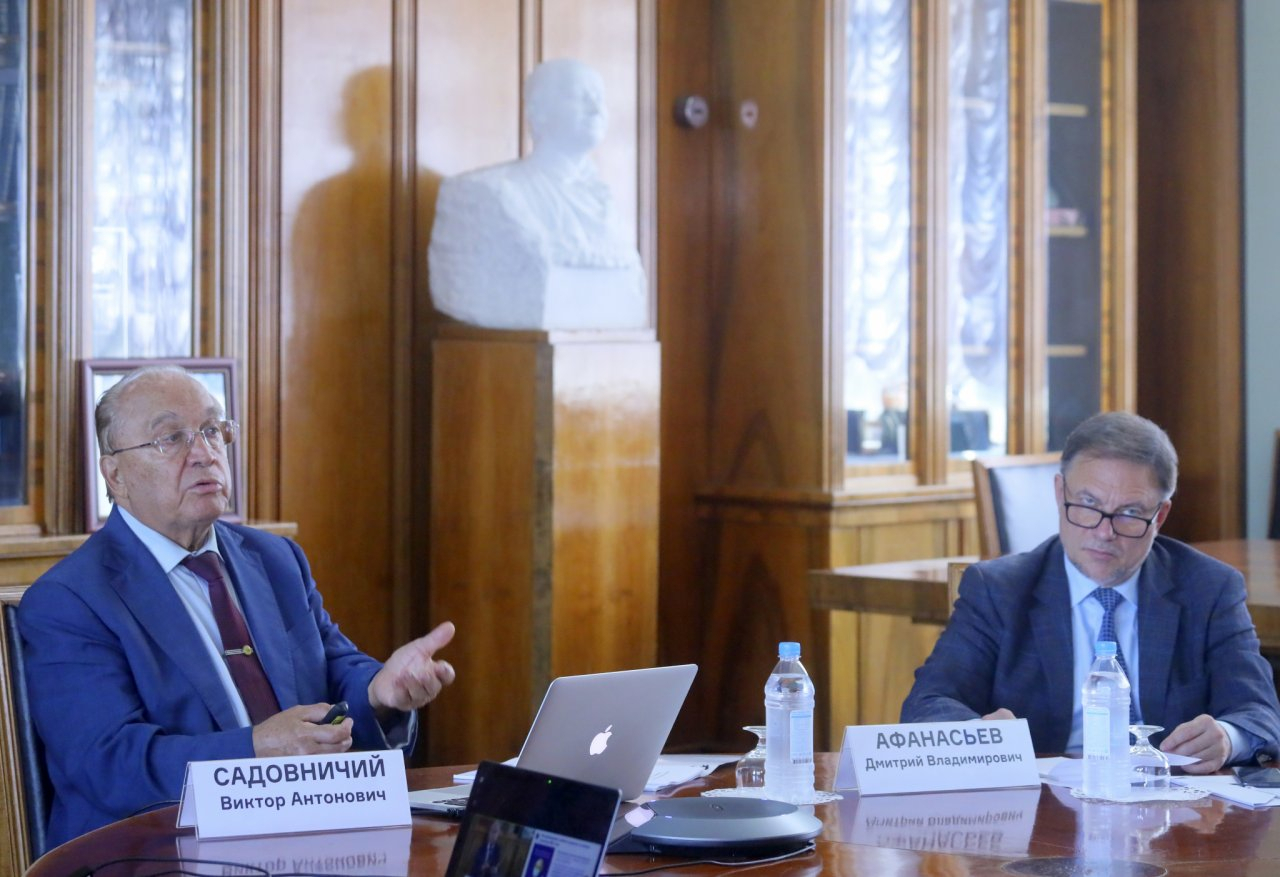 «Это ущемляет права учащихся»: в вопросе принудительной вакцинации студентов поставлена точка