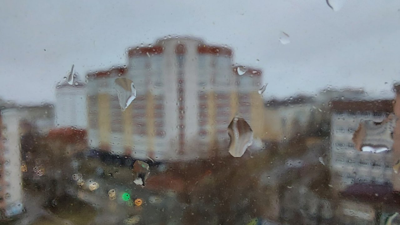 МЧС предупреждает: в Коми ожидается грозы с градом и мощным ветром