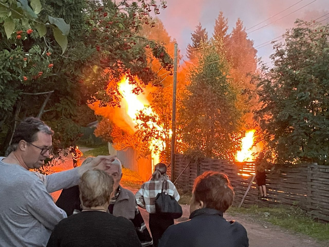 В Сыктывкаре полыхала баня
