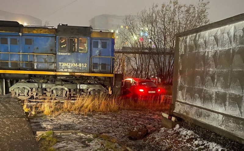 Появились подробности ДТП с поездом и машиной в Воркуте